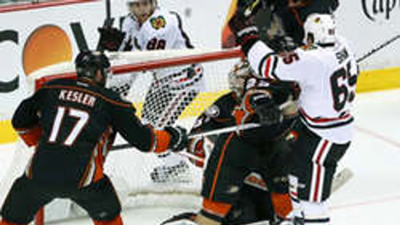 Elképesztő gólt fejelt a hokis