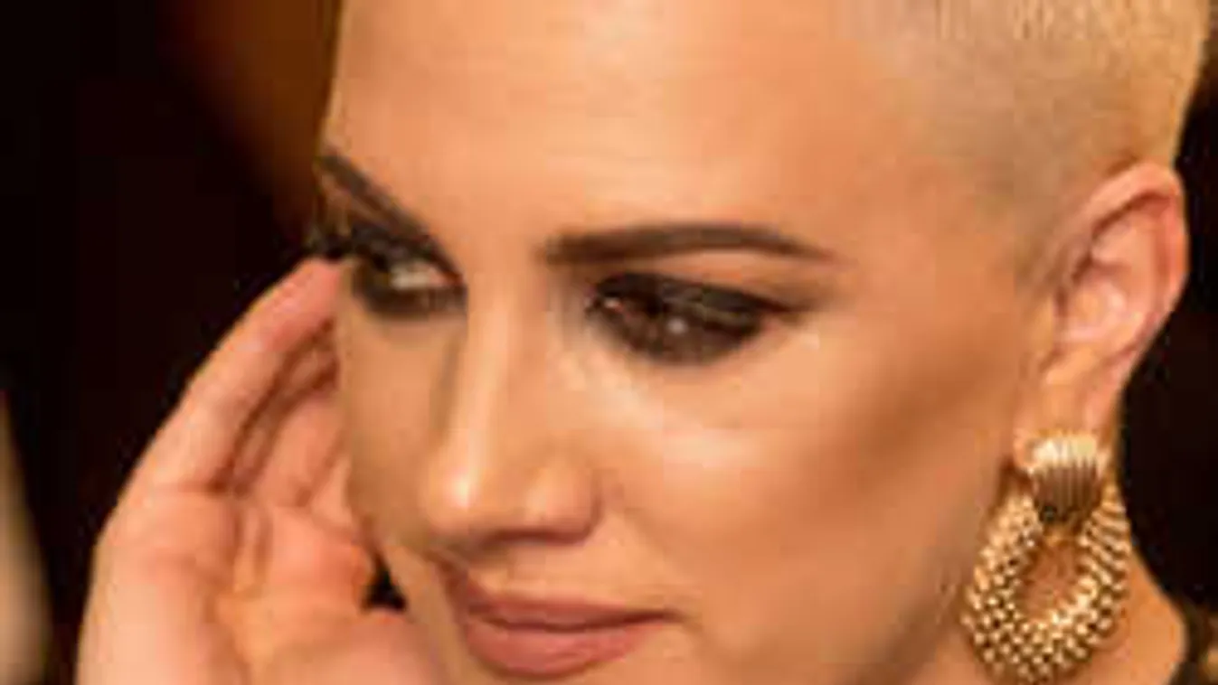 Megmutatta magát az állapotos Tóth Gabi, így viseli a babavárást