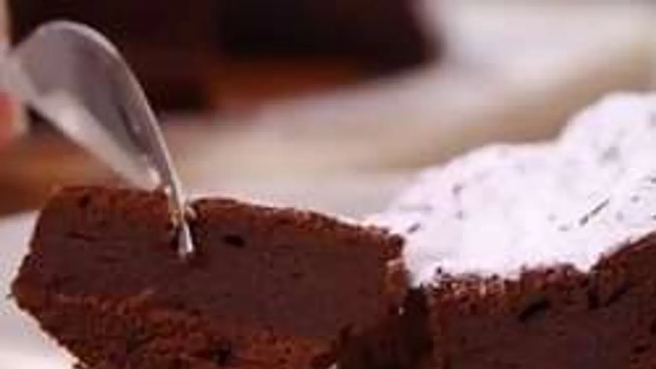 Ettől lehidalsz: Diétás csokitorta mindössze két összetevőből!