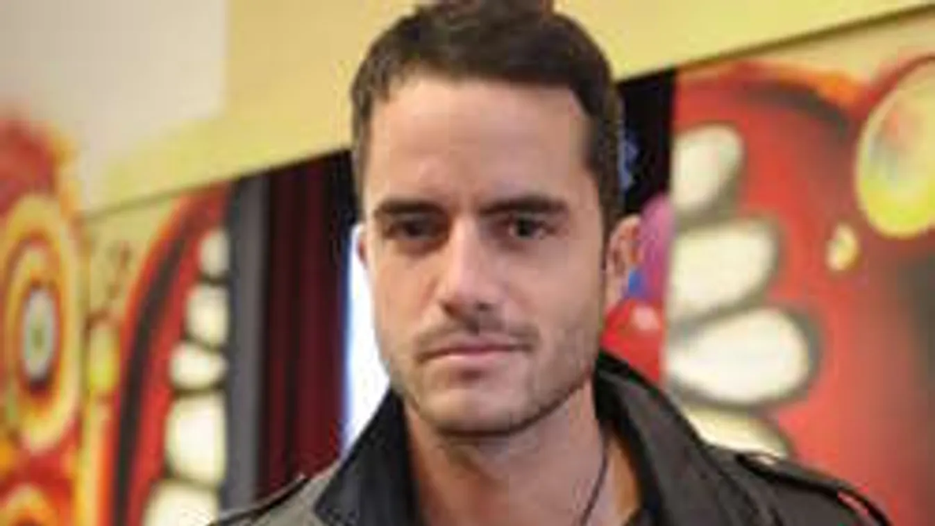 Intim helyzetben fotózta magát az Éjjel-Nappal Budapest izmos sztárja!