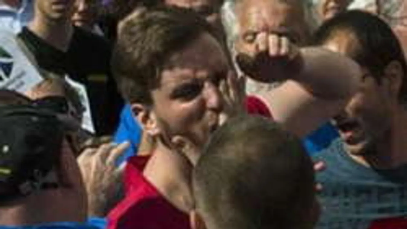 Soros-pókháló borult a tiltakozó pedagógusokra: Az élen egy provokátor?