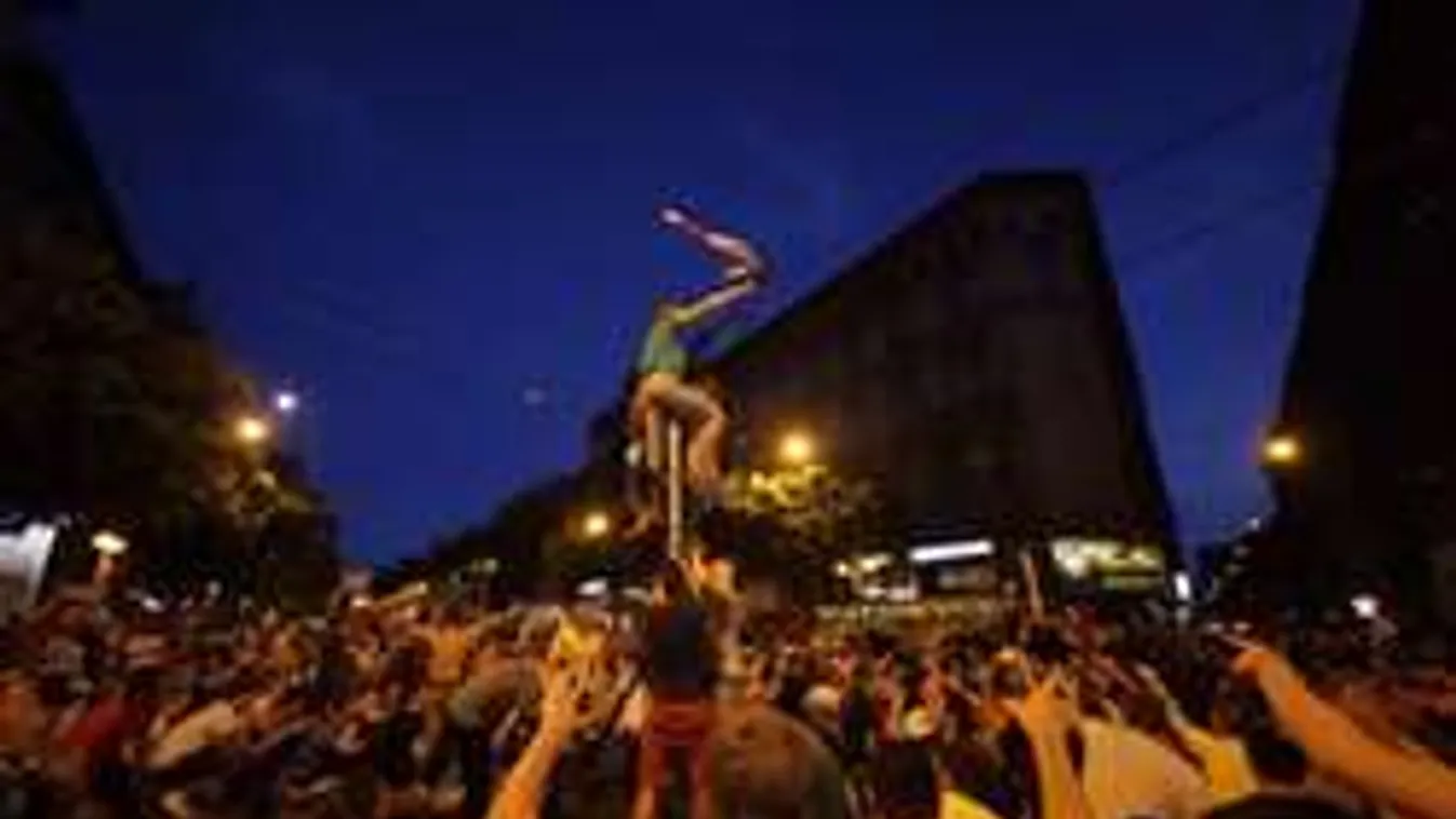 Angyali dalverseny, szavazz a legszebb éjjelre! - Videó