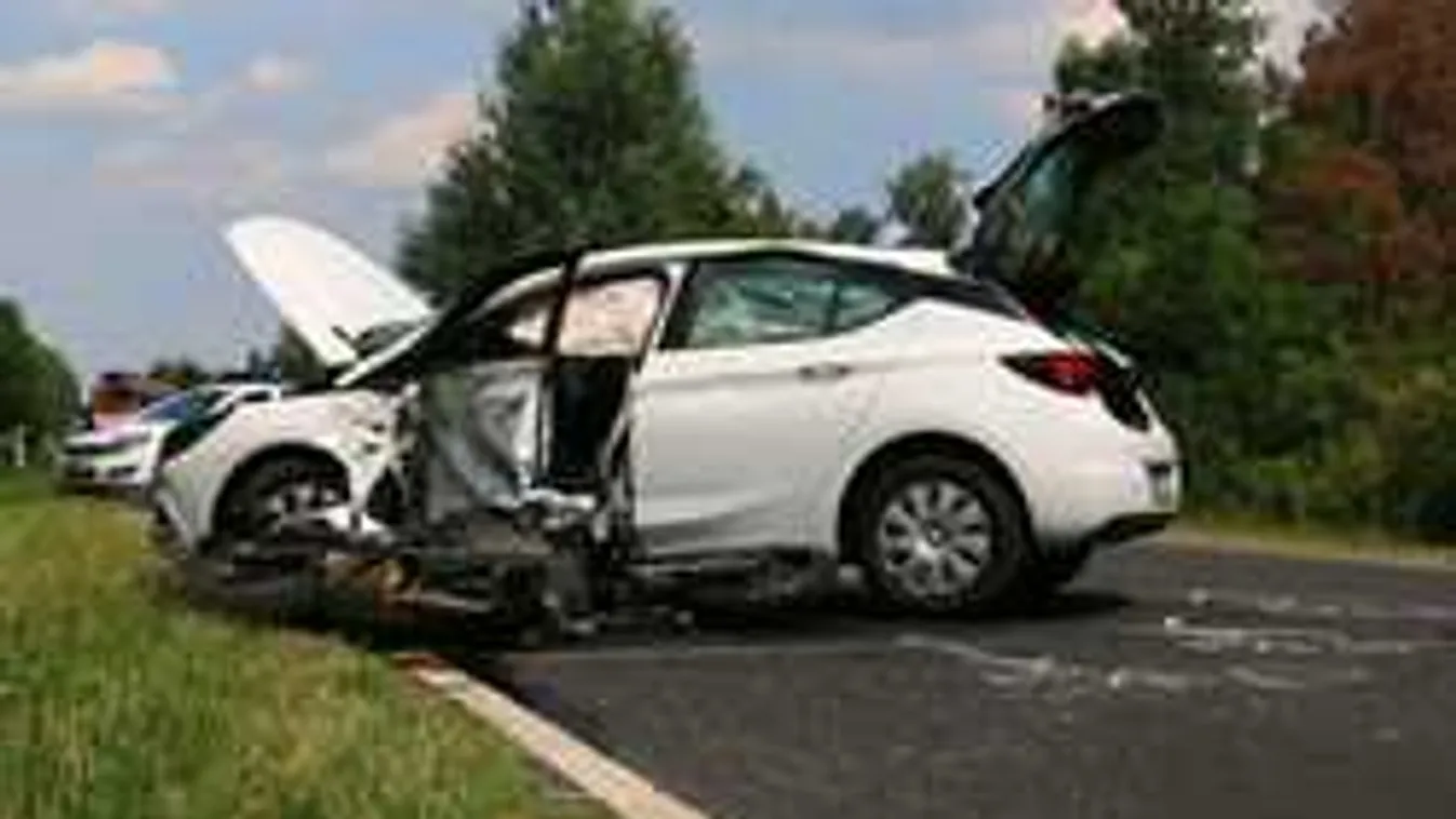 Borzalmas képek a Somogy megyei balesetről, fiatal férfi halt szörnyet