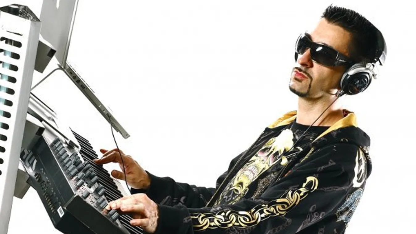 Szomorú hír érkezett: Gyászol a Kozmix