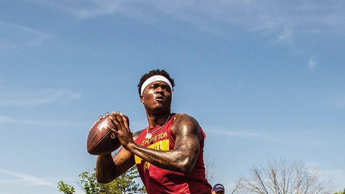 Botrányos fotó, sztriptíztáncosnővel gabalyodott össze a sztársportoló