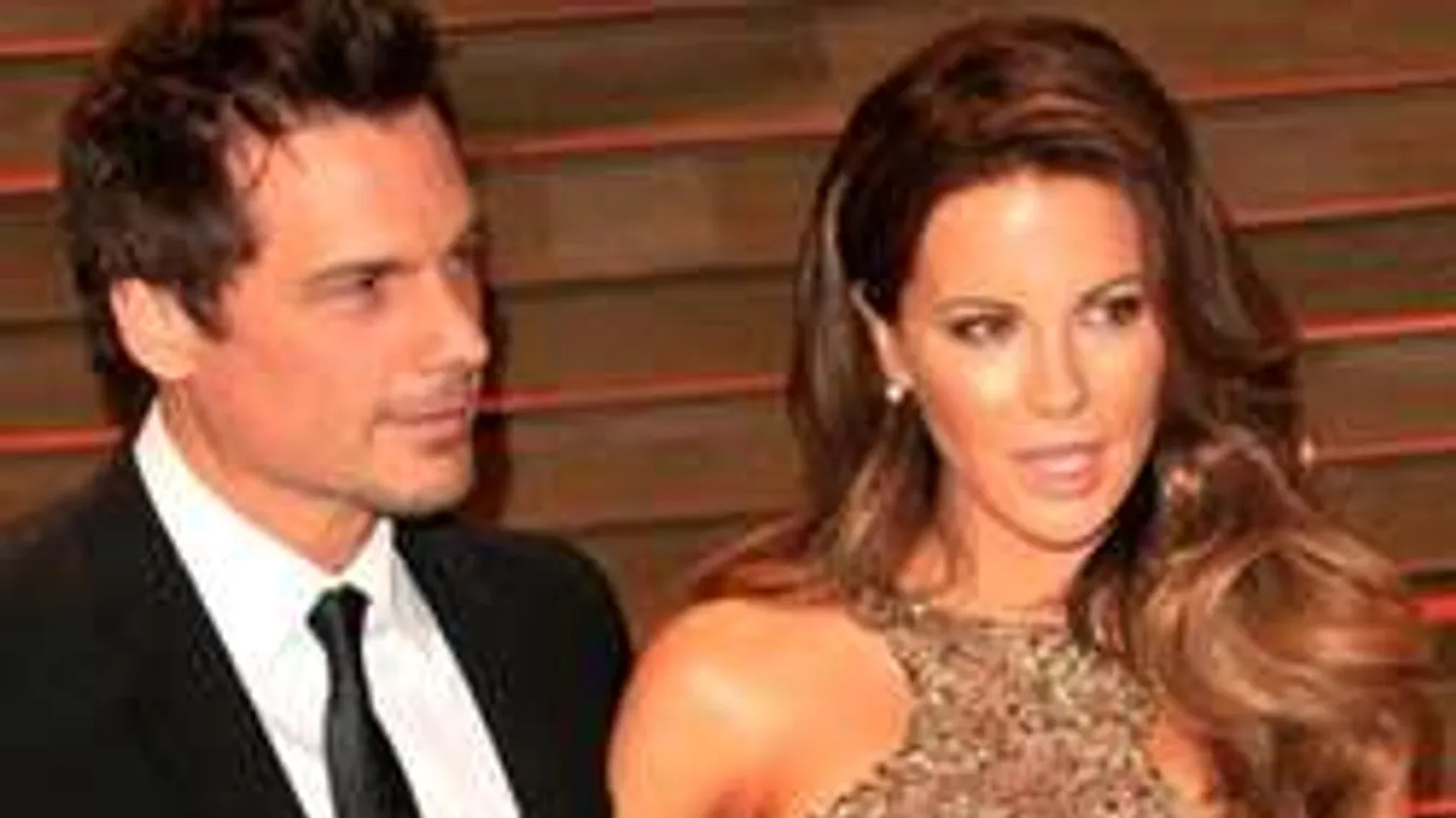 A világ legdögösebb negyvenesétől is elválik férje