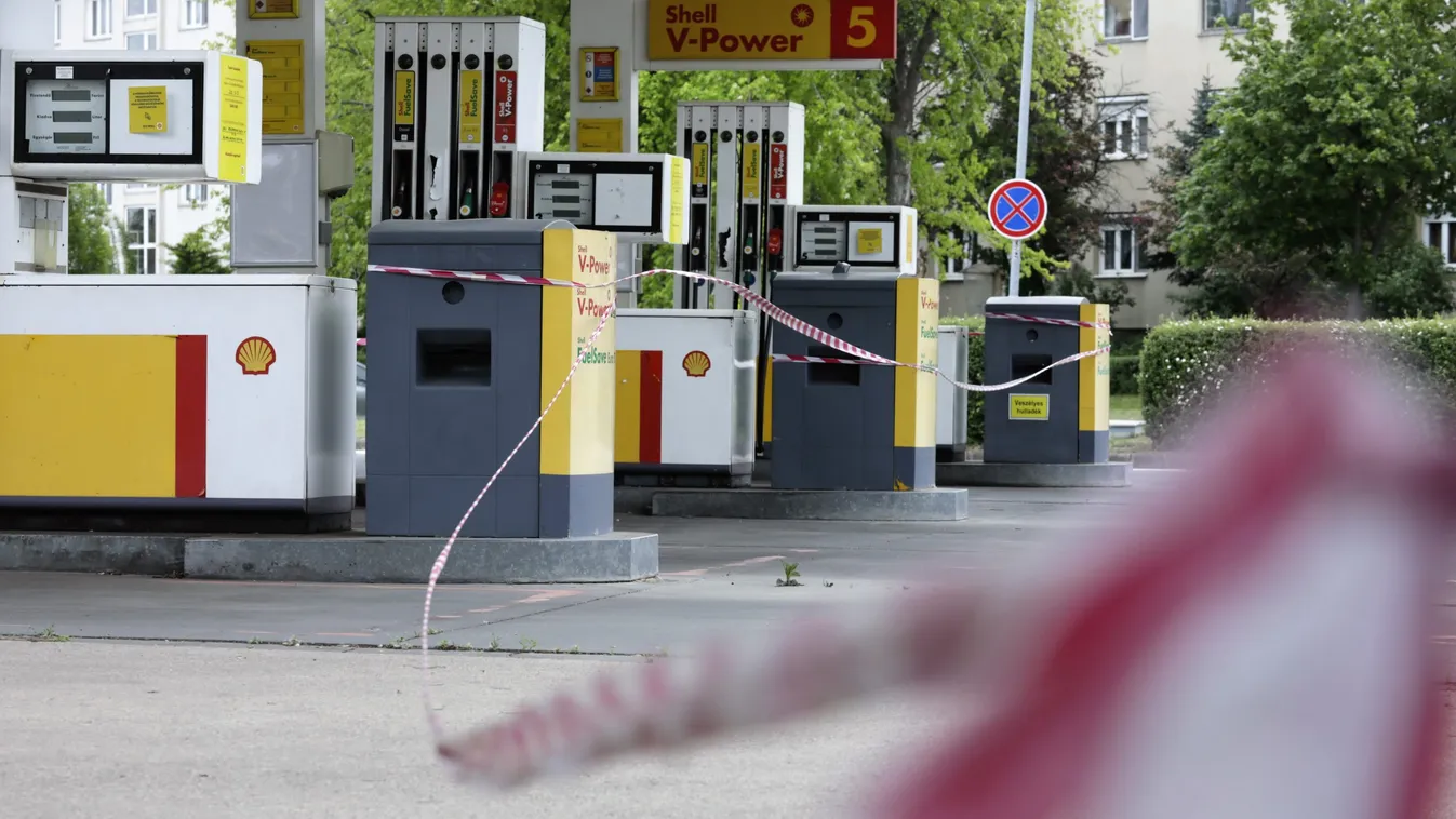 Minden bolt bezár este hétkor. A benzinkutak üzletei is...