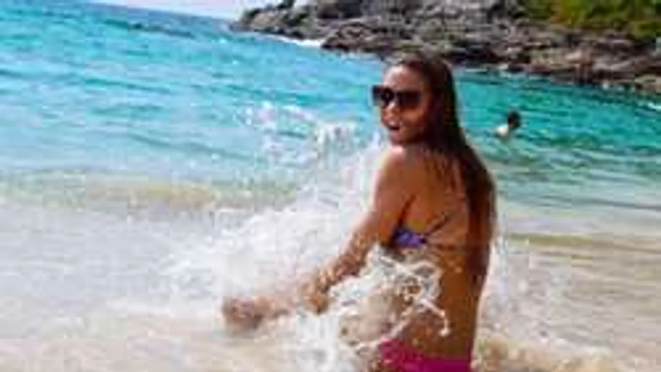 Új színekben úszik tovább Kapás Bogi