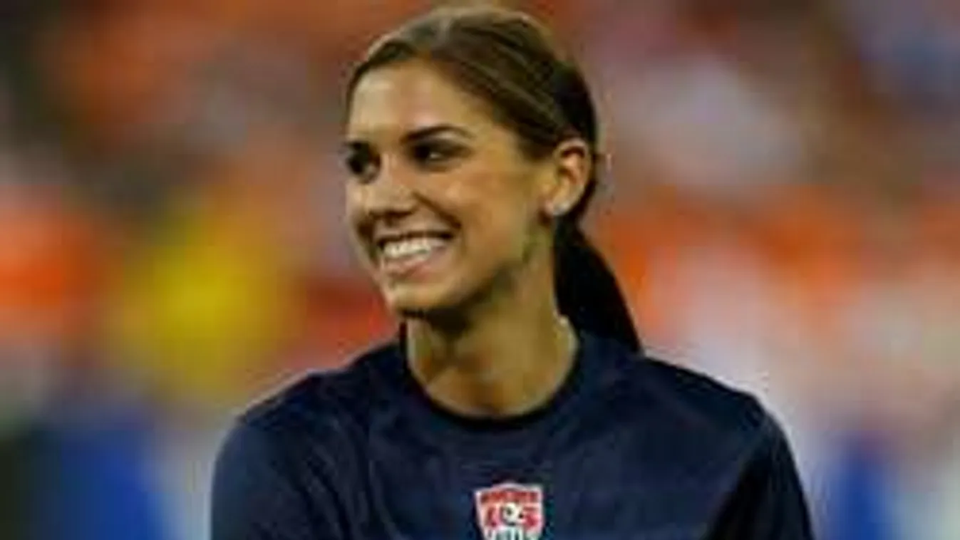 Szexi cuccokkal dobná fel a női futballt az elnök