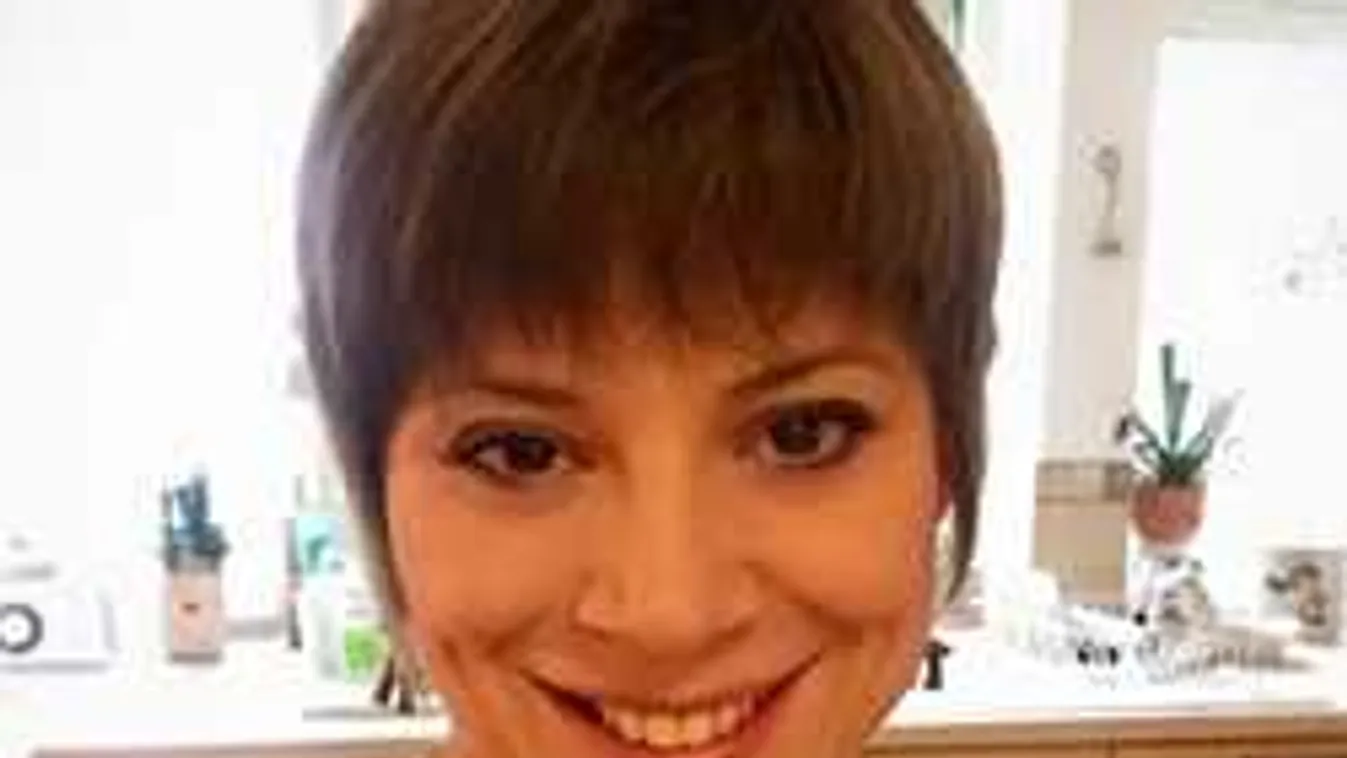 Szinetár Dóra végre elárulta születendő kisbabája nemét