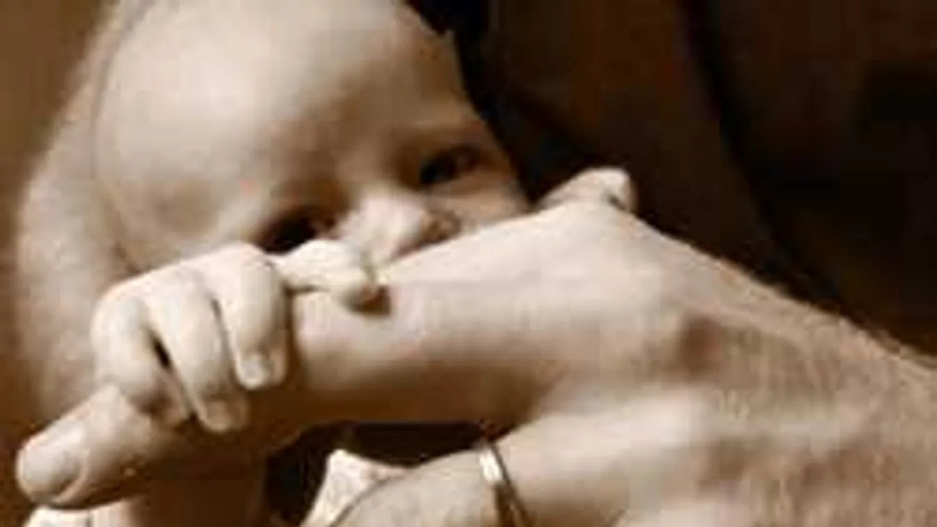 Íme az első fotó, a kis Archie elrabolta a szíveket a keresztelőn