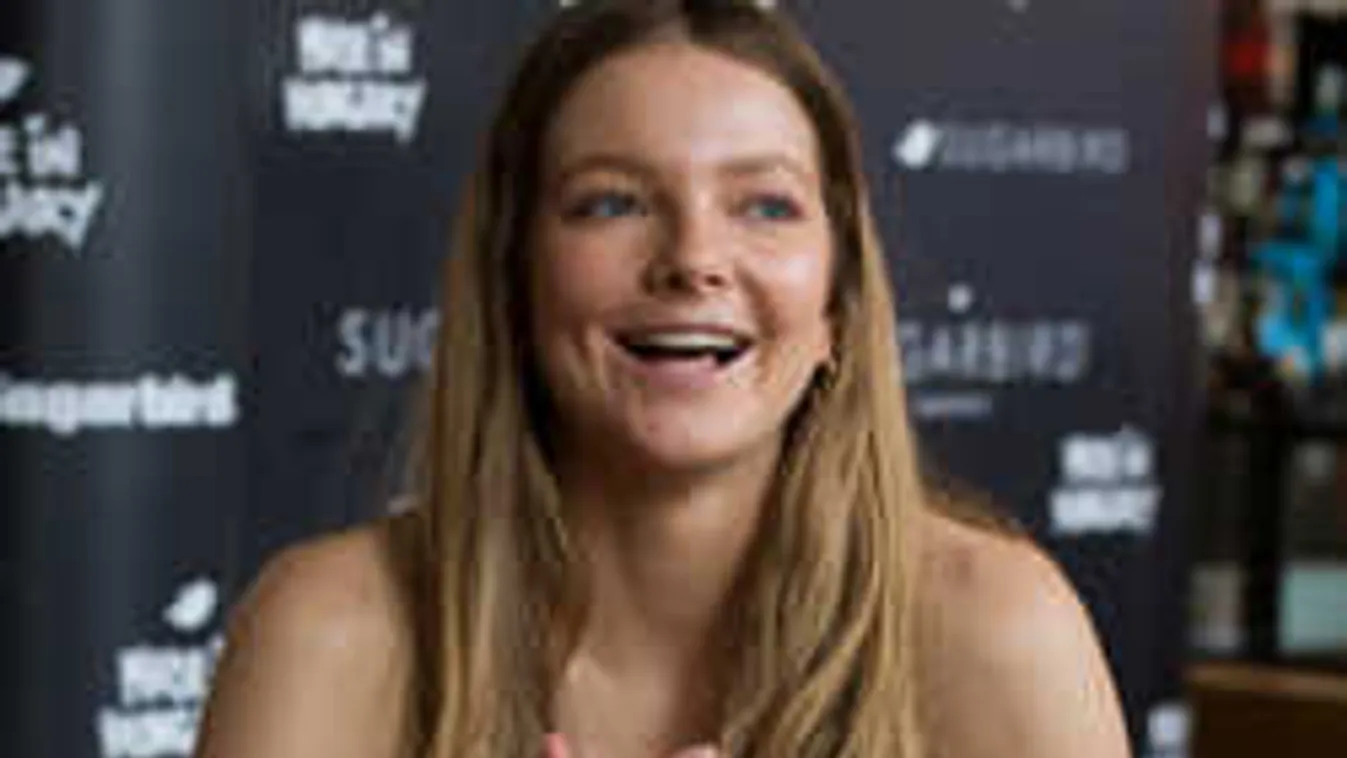 Pikáns videó: ezt rejtegeti a bugyijában Mihalik Enikő