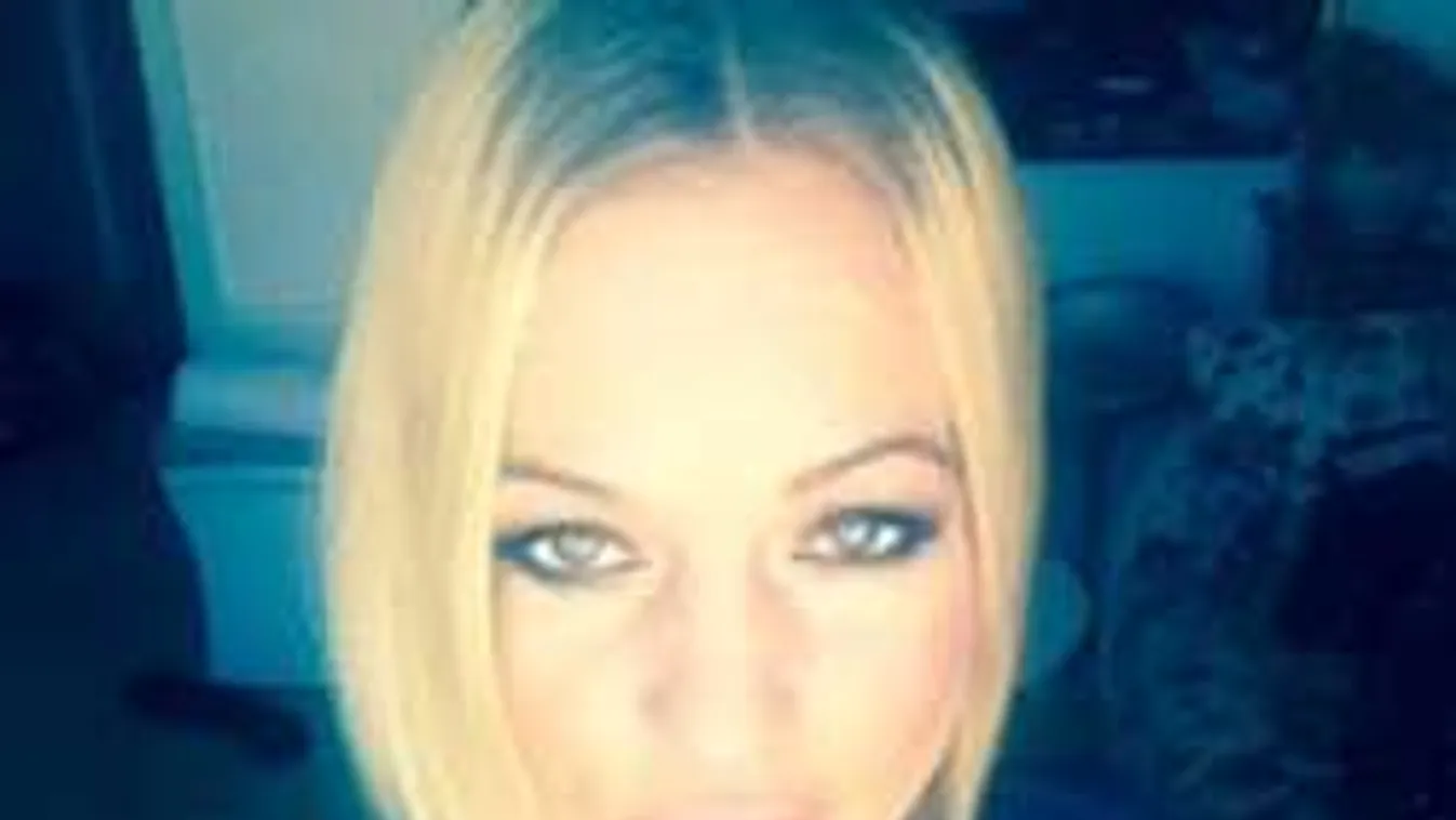 Erotikus fotósorozaton villantana a hatalmas keblű magyar tévés