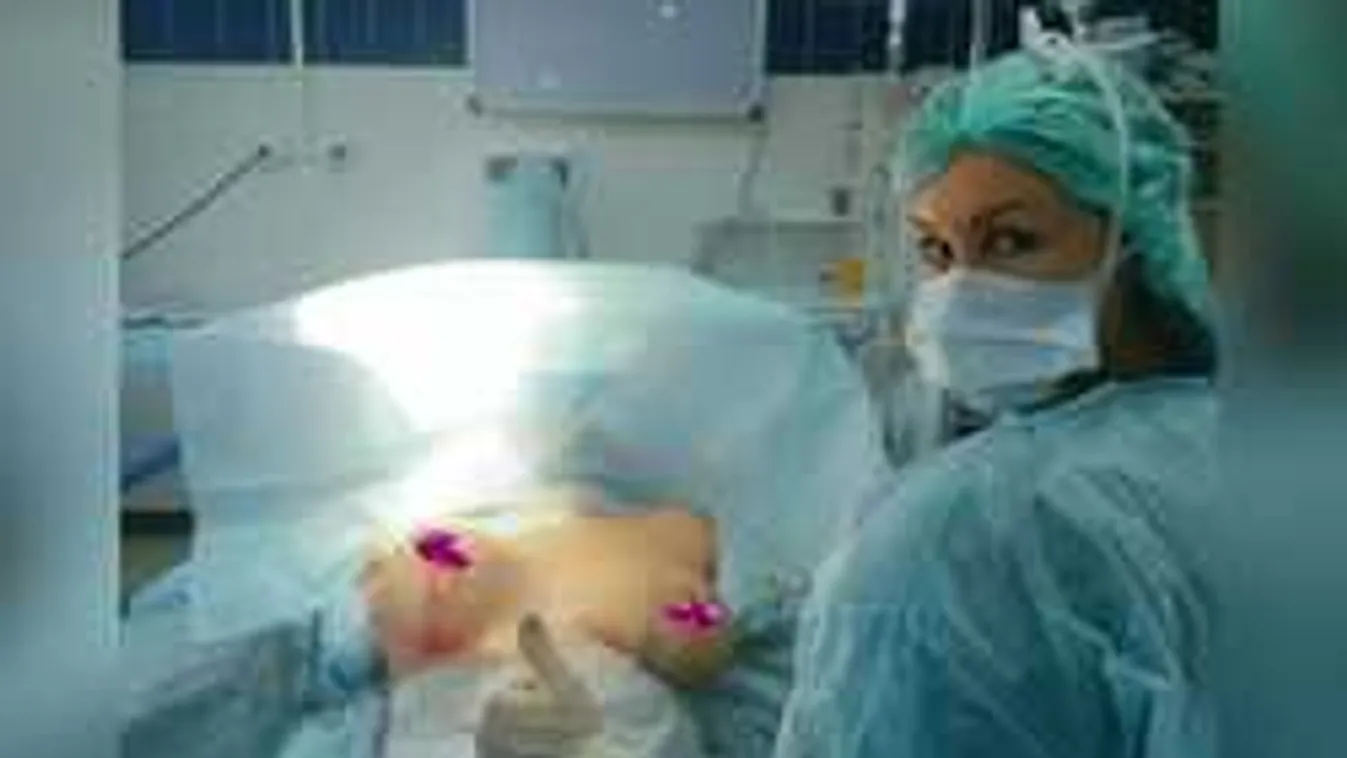 A pincéjében vagdosta az embereket ez a nő