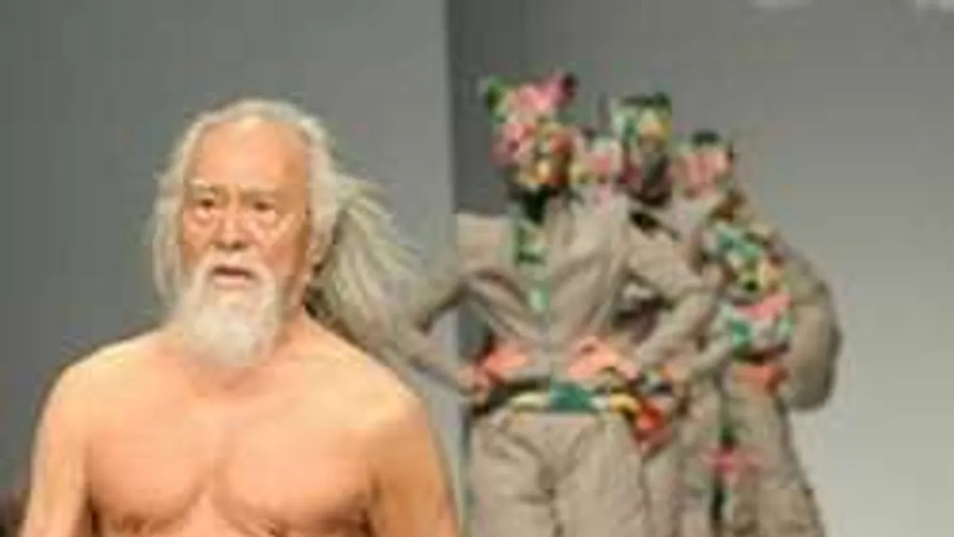 Ez a szexi nagypapa a kifutók sztárja