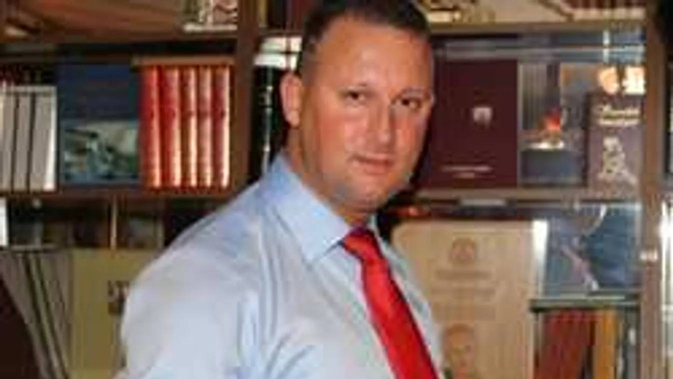 Hatalmas meglepetés, apa lesz Alekosz