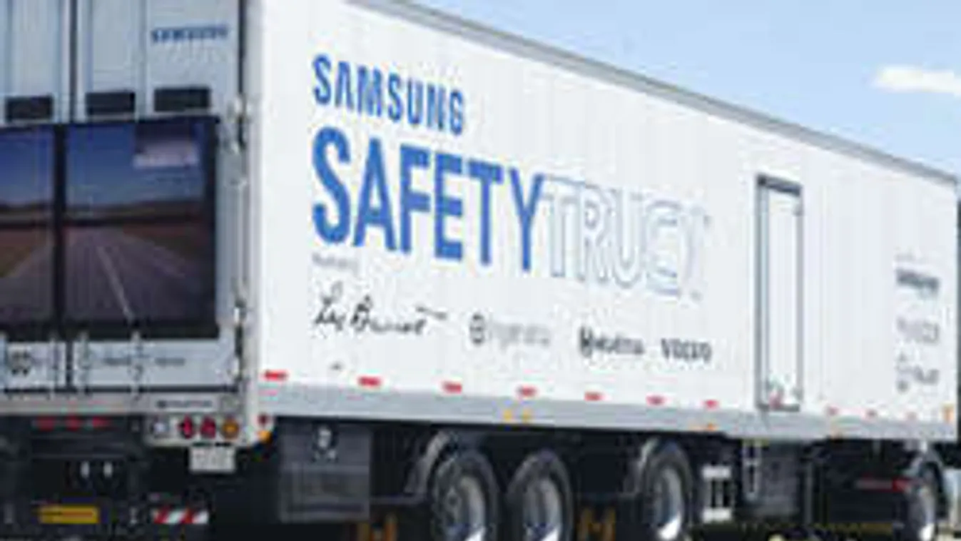 Vége az életveszélyes előzéseknek? Jönnek az átlátszó kamionok