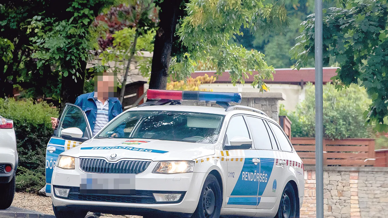 Két nő nyakából is kitépték a nyakláncot: A rendőrök lecsaptak