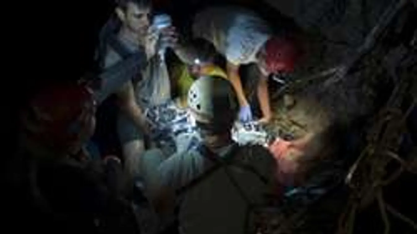 Tragédia: métereket zuhant a magyar testnevelő tanárnő, ez mentette meg az életét