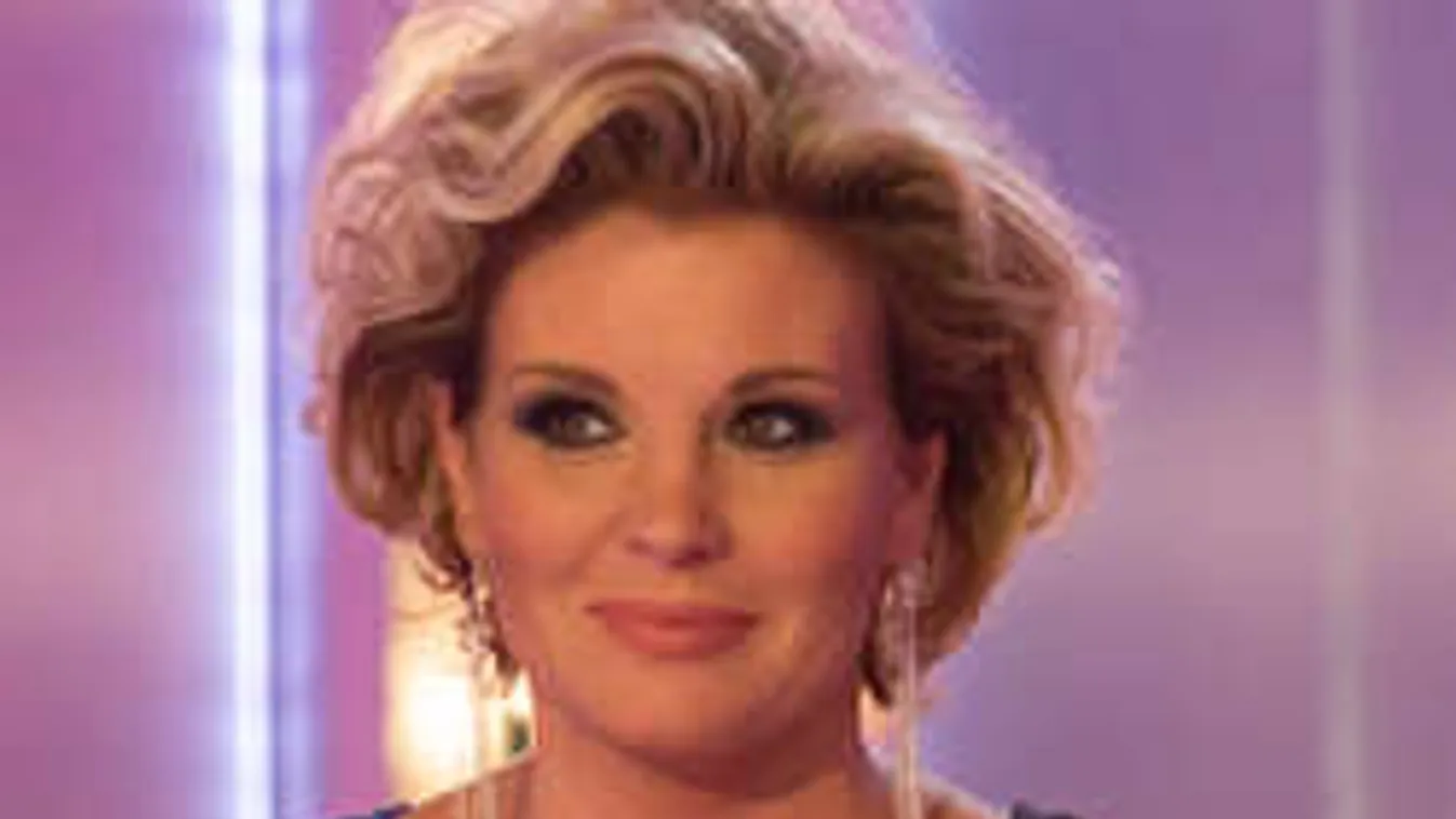 Csodásan néz ki gömbölyödő pocakjával Liptai Claudia