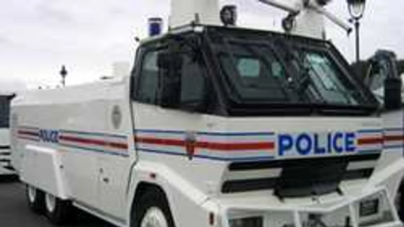 Anarchia és káosz alakult ki a francia határnál