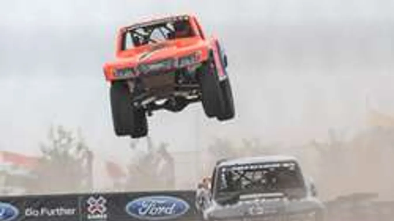 Híres autóversenyző szüleinek holttestére bukkantak