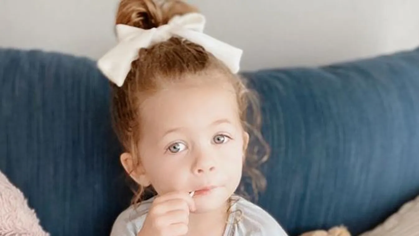 „A karomban tartottam, amikor utolsót lélegzett. Elment a 3 éves kislányom” – megrázó hírt közölt a sztár