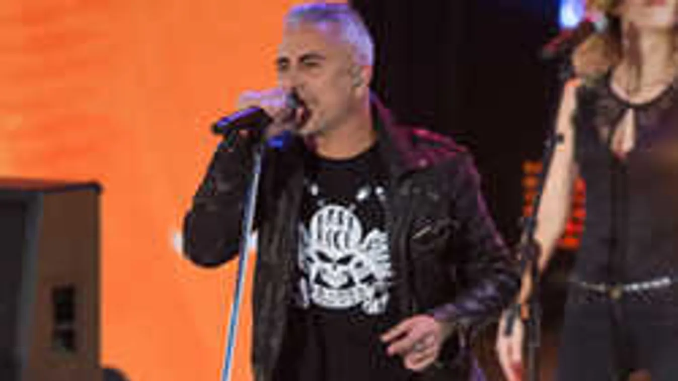 Ennél már nincs lejjebb: Keresni akar a botrányon a magyar zenész sógora