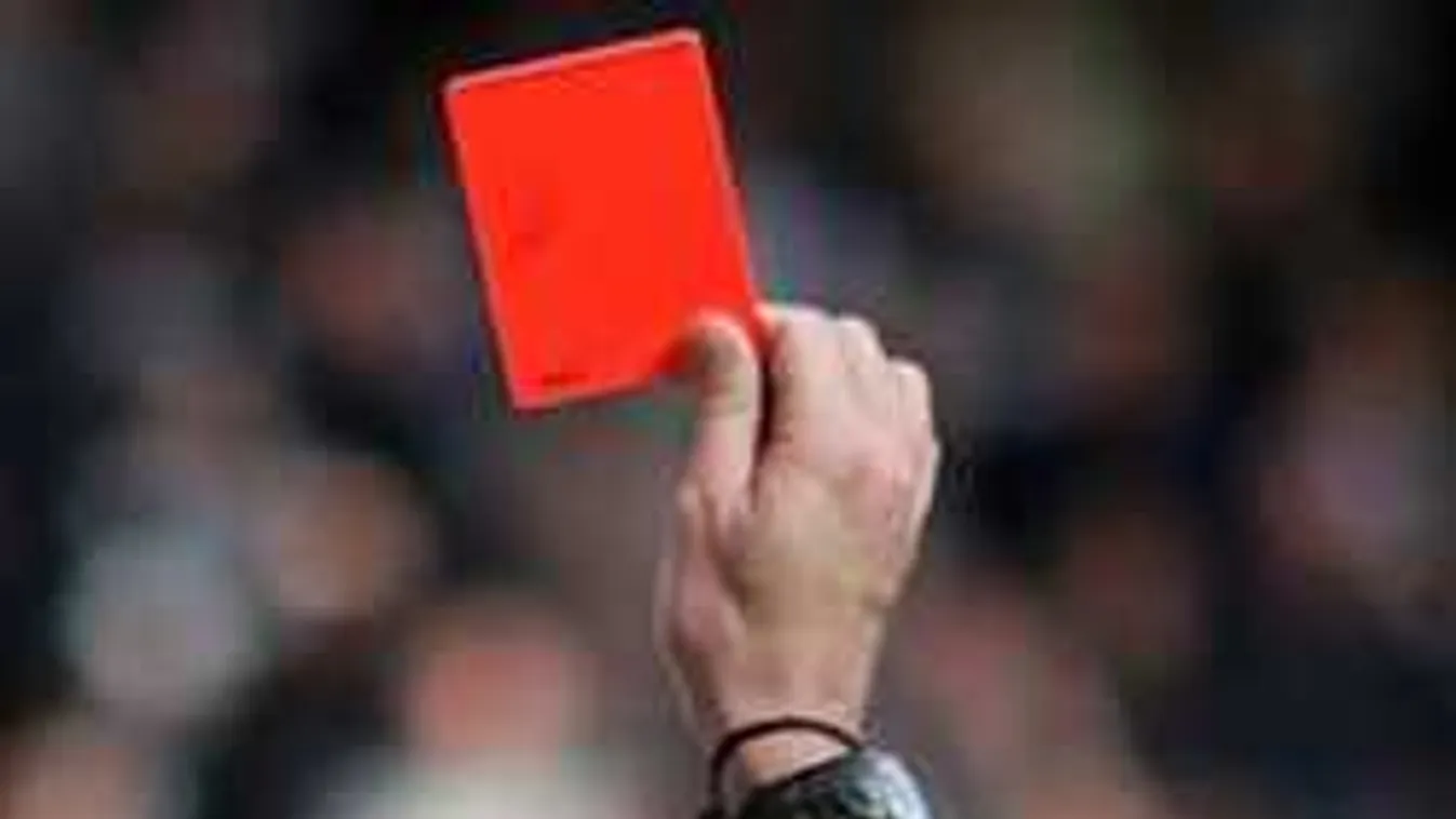 Durva rugdosódás, váratlan helyen büntették a magyar focistát