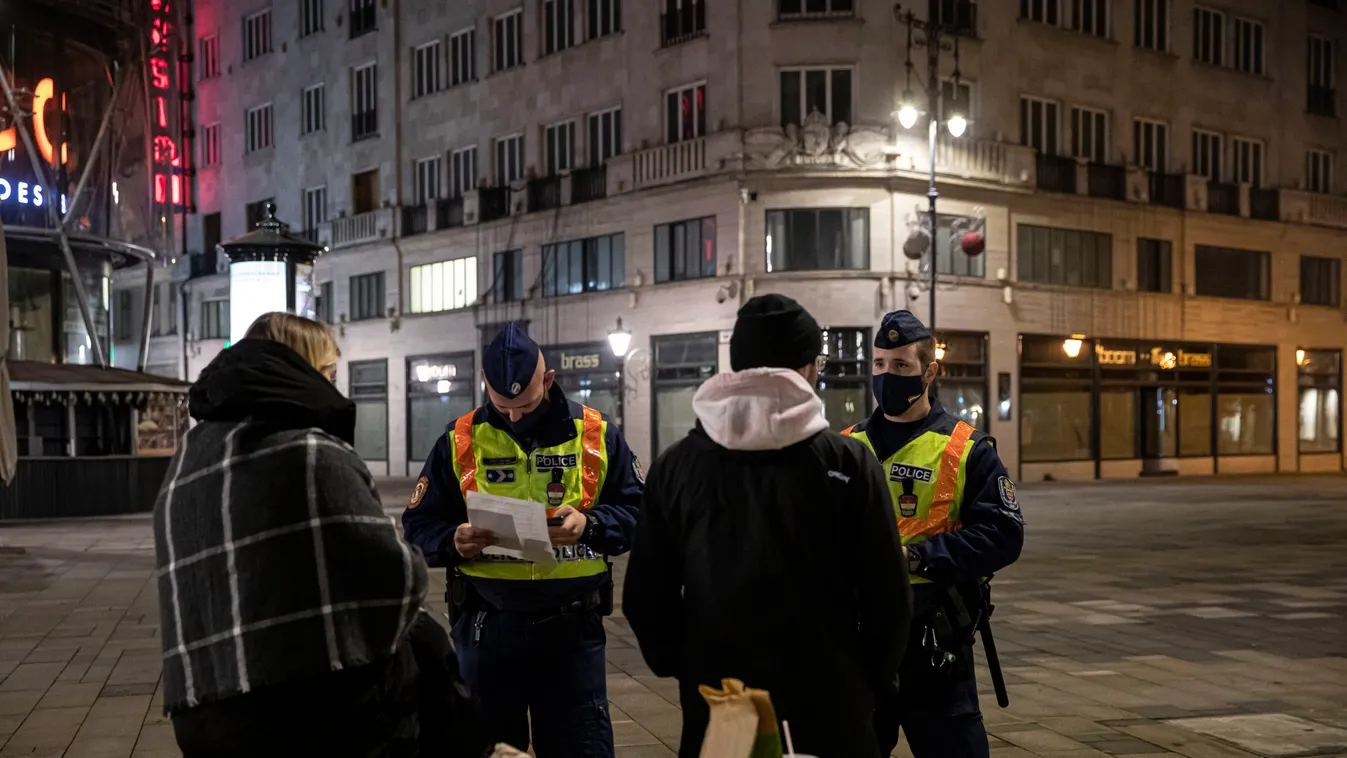 Akcióban a rendőrök: így reagáltak a budapestiek a kijárási tilalomra