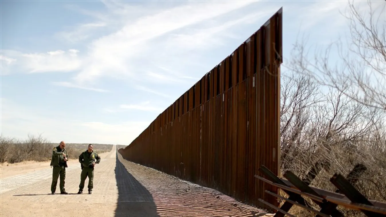 Ünnepel a Fehér Ház: Donald Trump megépítheti a mexikói határfalat!