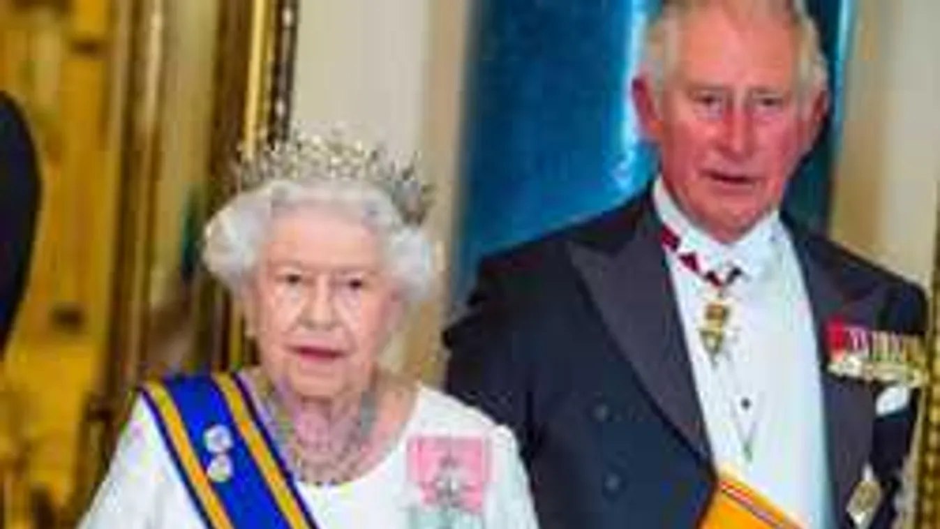 A háttérben Károly herceg már átvette a hatalmat II. Erzsébettől