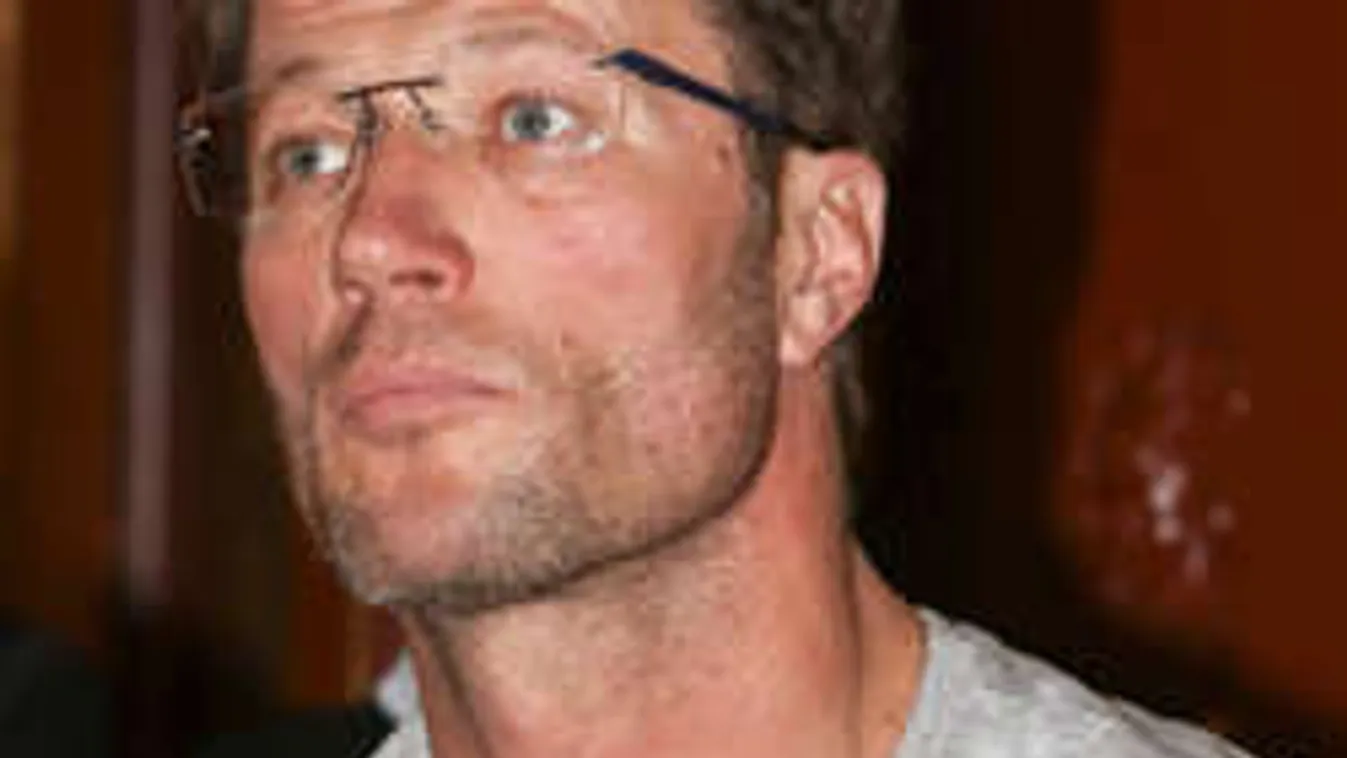 Stohl András elköltözött otthonról! Máris kiderült, kivel vigasztalódik