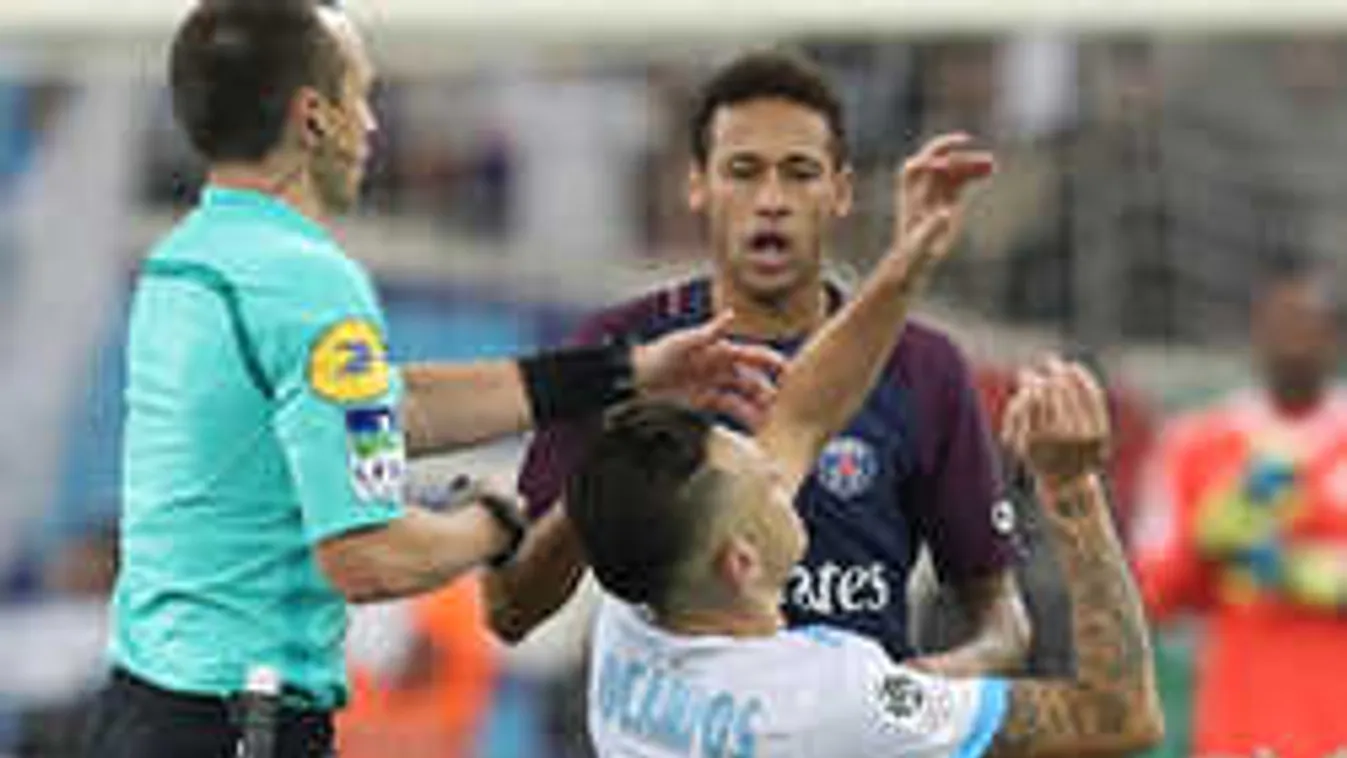 Cavani beintett a kiállított Neymarnak