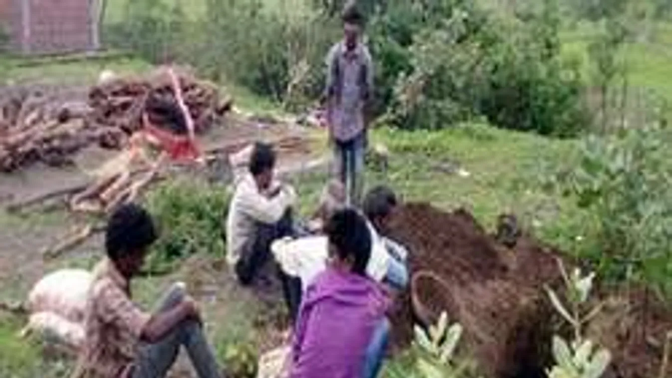 Elképesztő: Saját temetésén támadt fel a 23 éves halott!