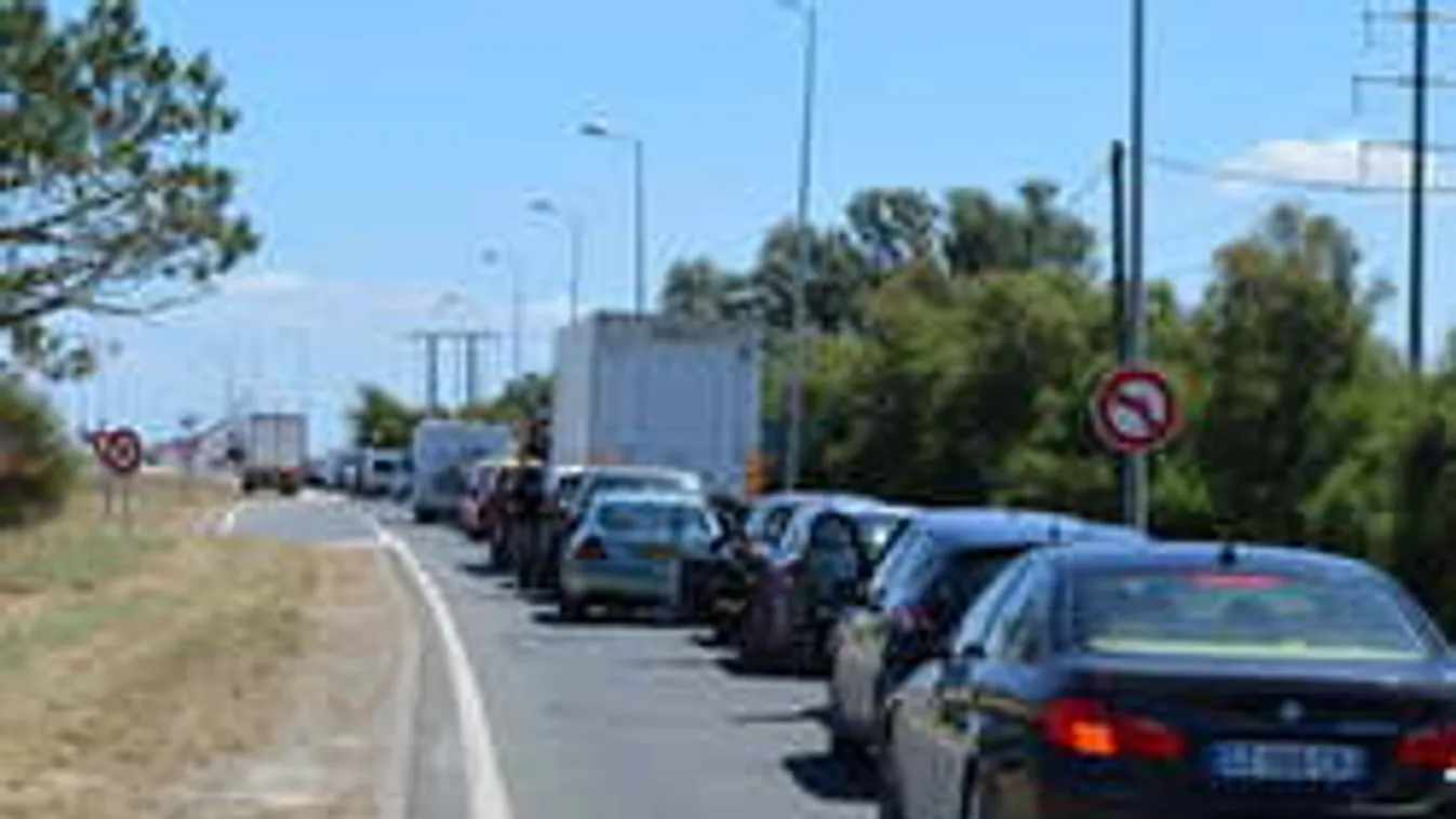 A dugó miatt lehetetlen bejutni a Művészetek Völgyébe