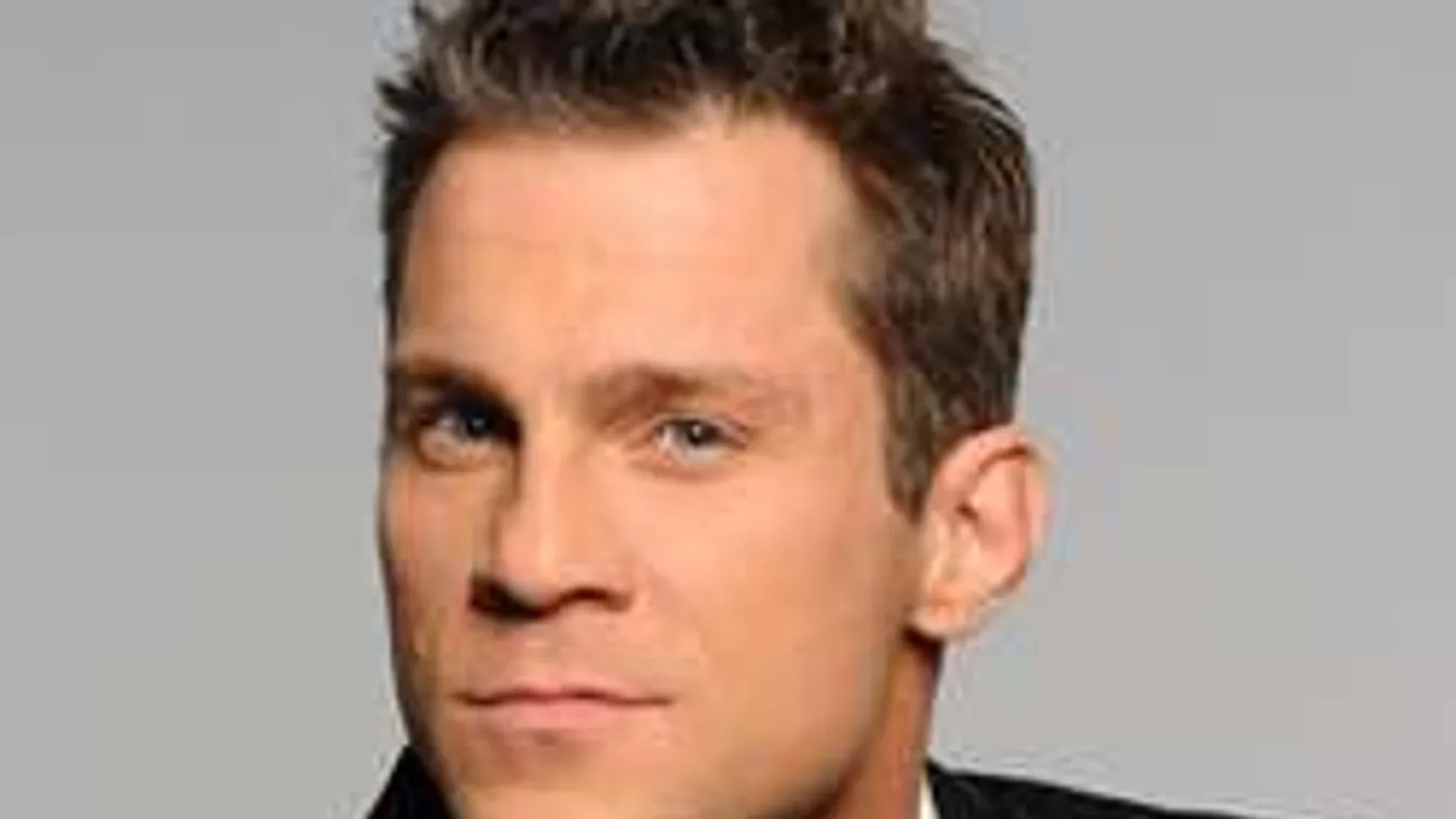 Meglepő fotót posztolt magáról Hujber Feri, így még biztos nem láttad!