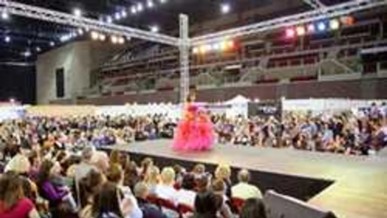 Mondj igent! Esküvő az Arénában