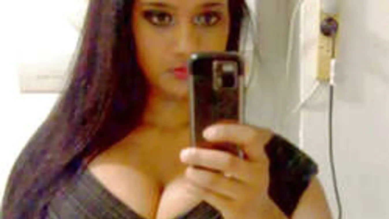 Szexoldalon landoltak a hatalmas mellű diáklány fotói!