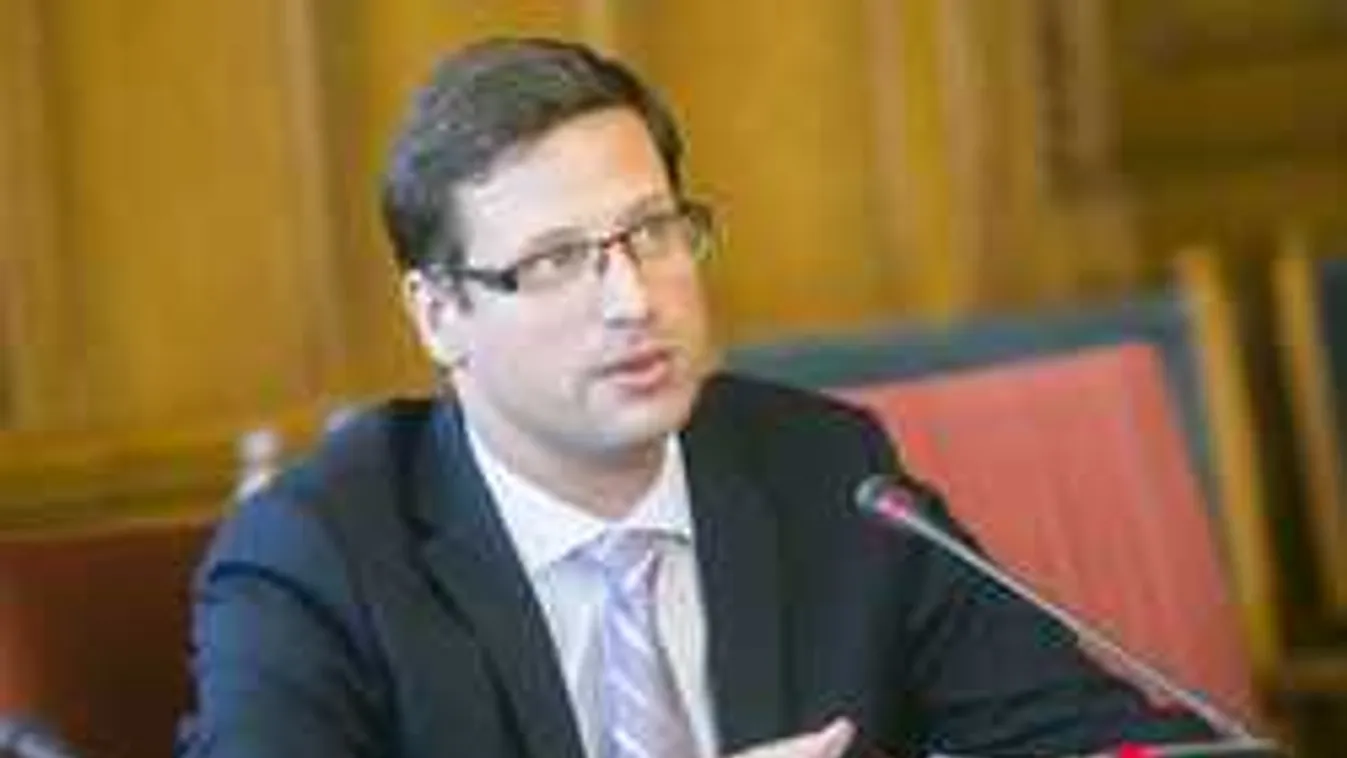 Gulyás Gergely: Megpróbálják ránk erőltetni az ENSZ csomagot