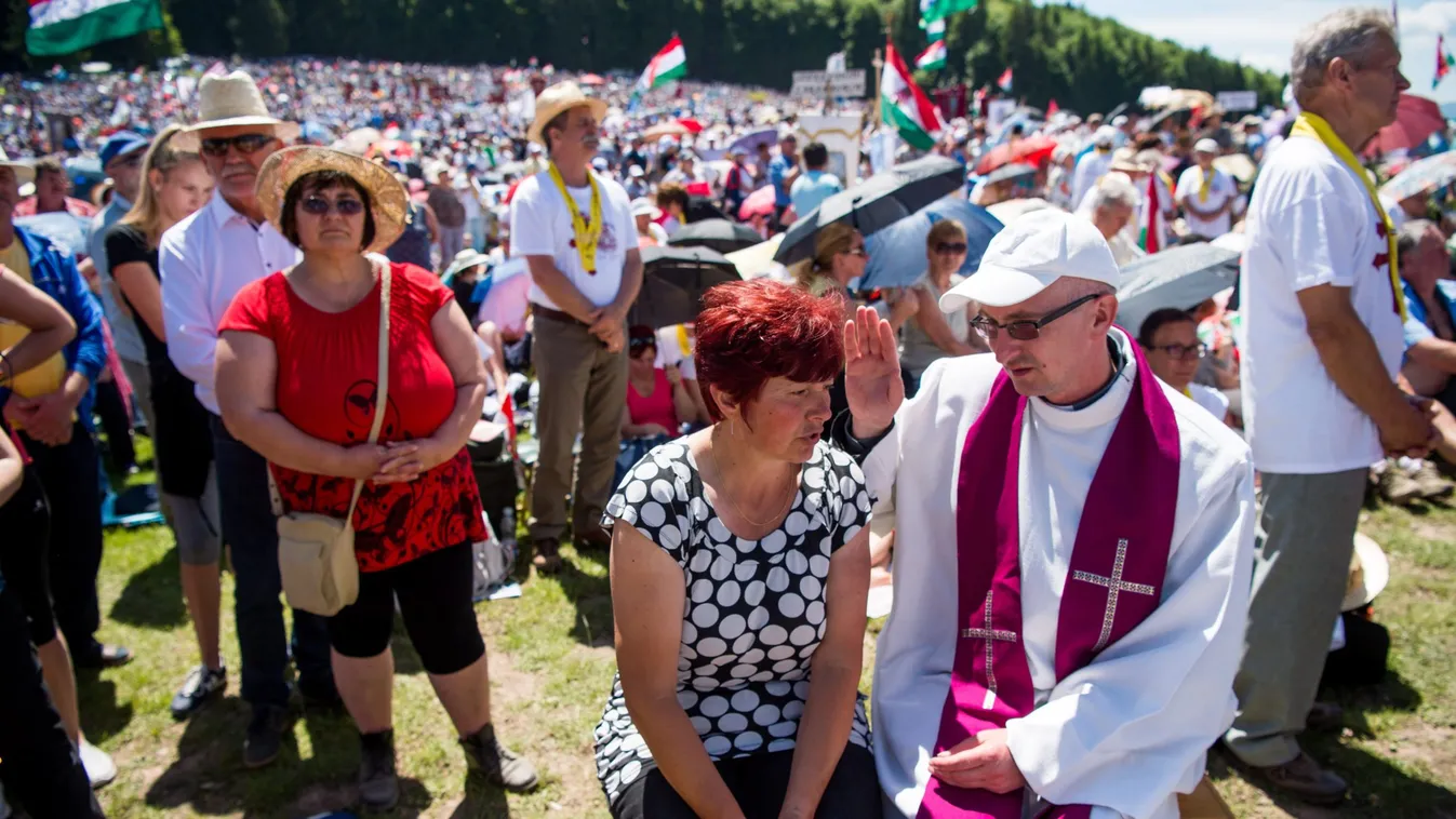 Kellemest a hasznossal: a csíksomlyói búcsúból mennek oltakozni az emberek