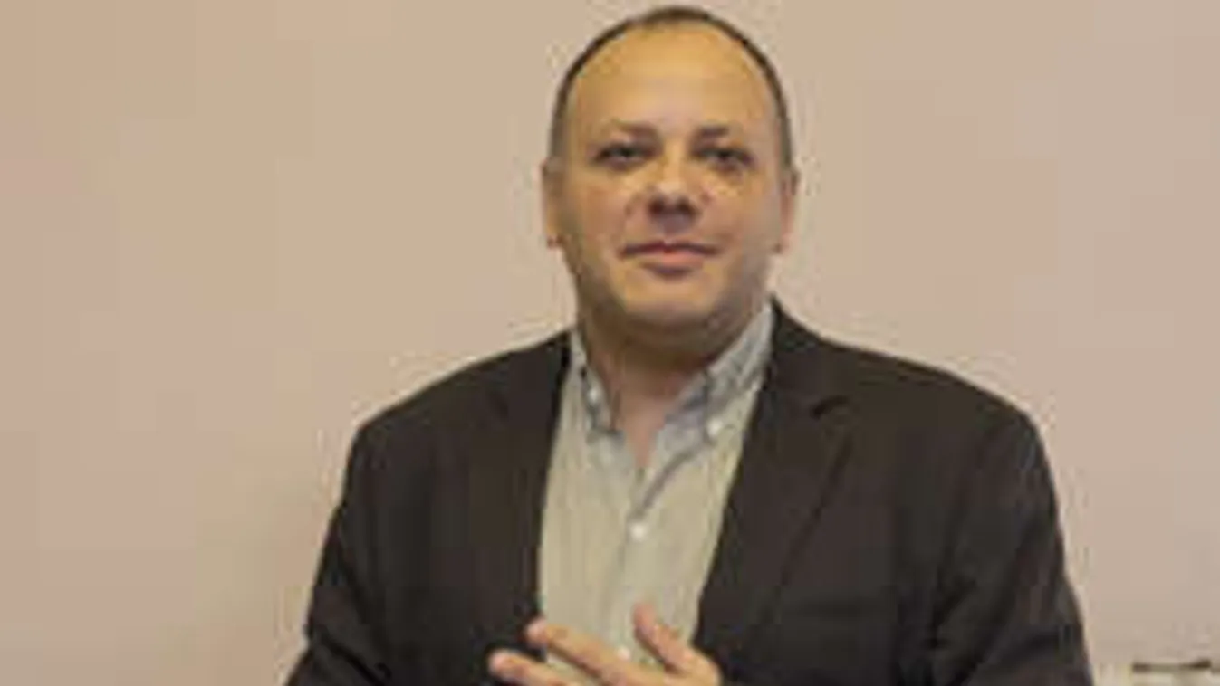 Újabb fordulat Damu Roland családi drámájában!