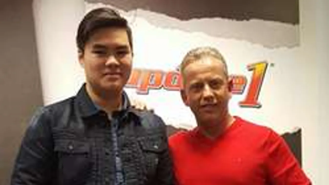 Schobert Norbi segít A Dal fiatal versenyzőjén