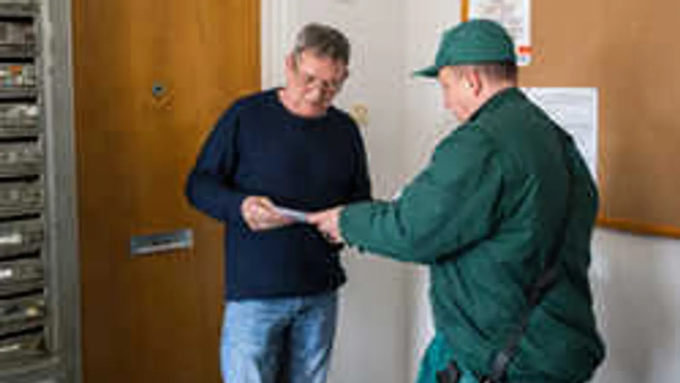 A posta megkezdte a nyugdíjprémiumok kézbesítését