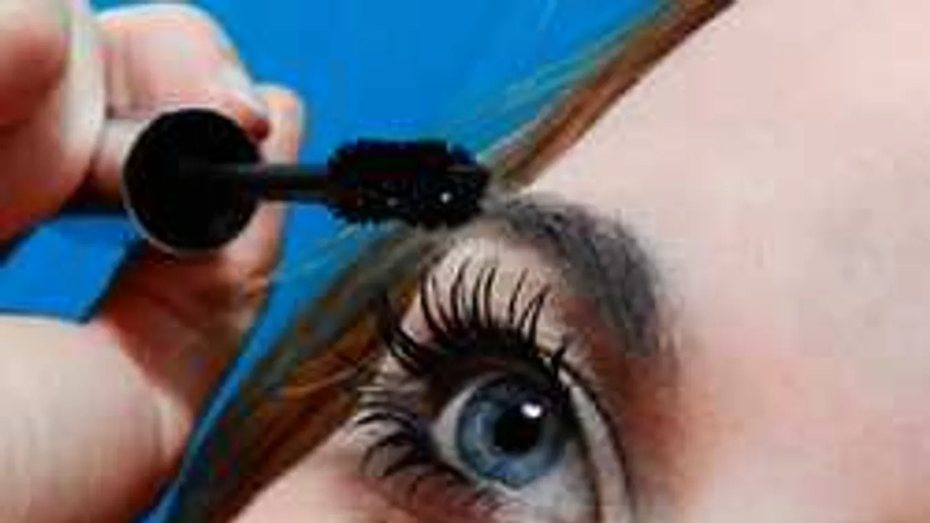 Sminkelni ment a fürdőbe ez a nő, de durva dolog történt ezután