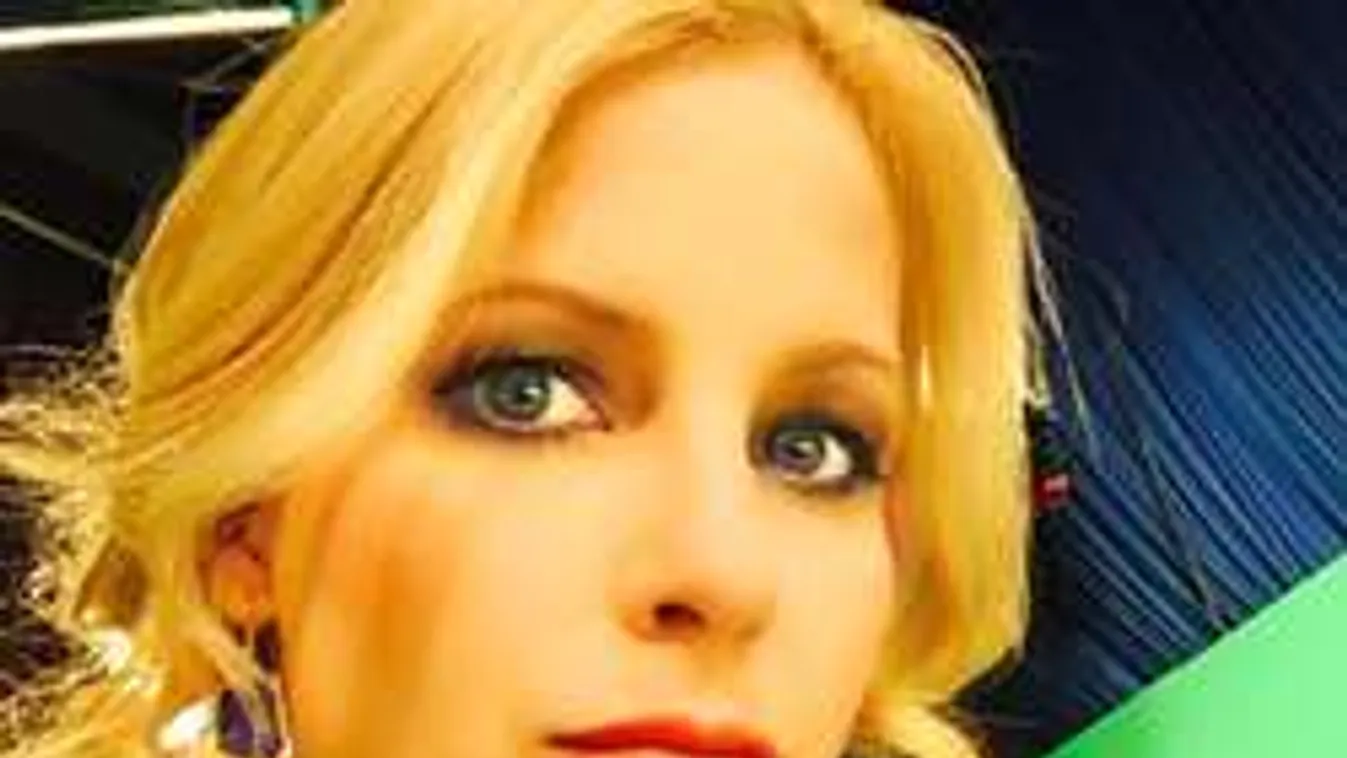 Egyvalaki nagyon örül Várkonyi Andrea kényszerpihenőjének!