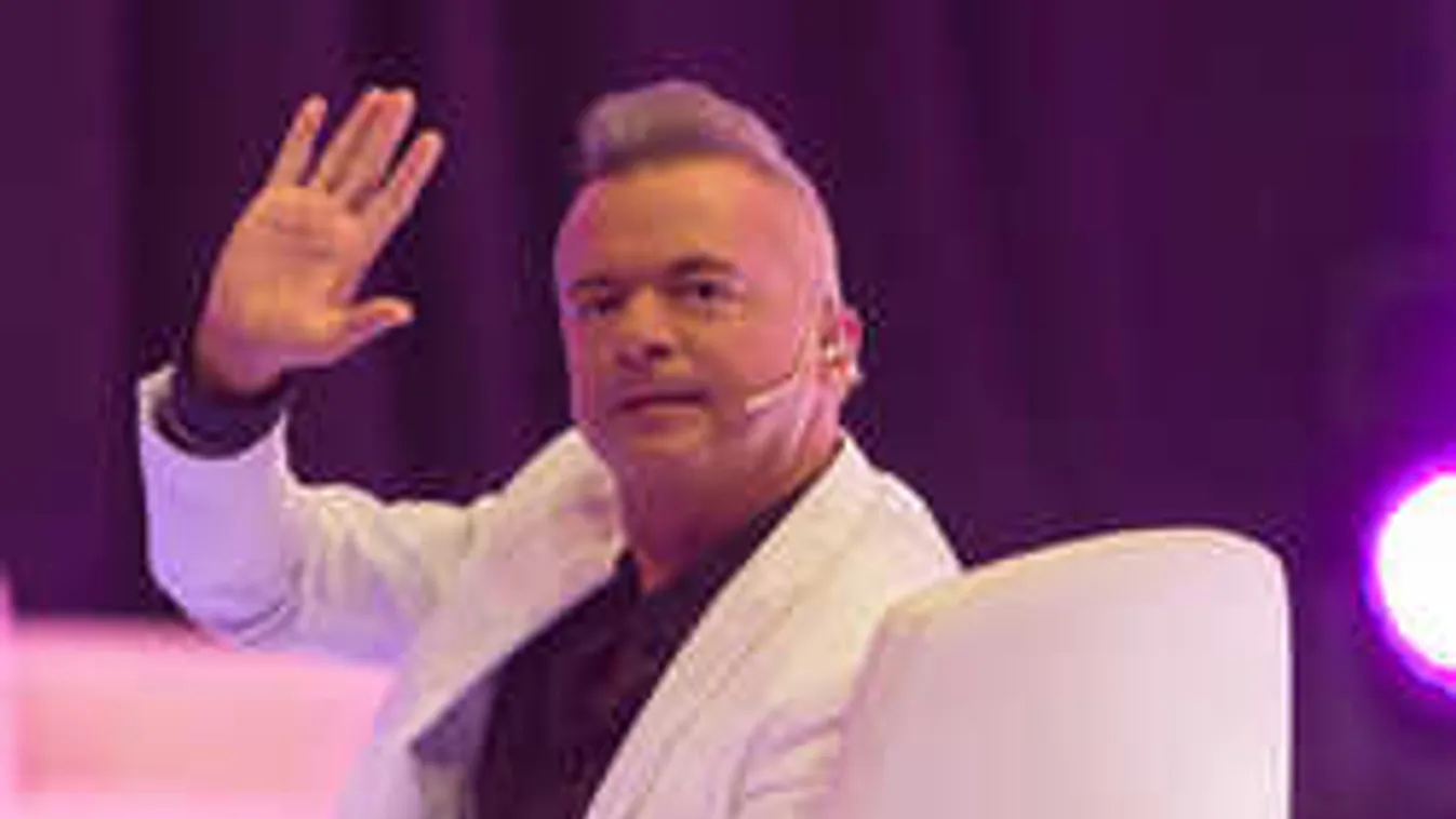 Tündéri, íme az első kép Cookyék kisbabájáról