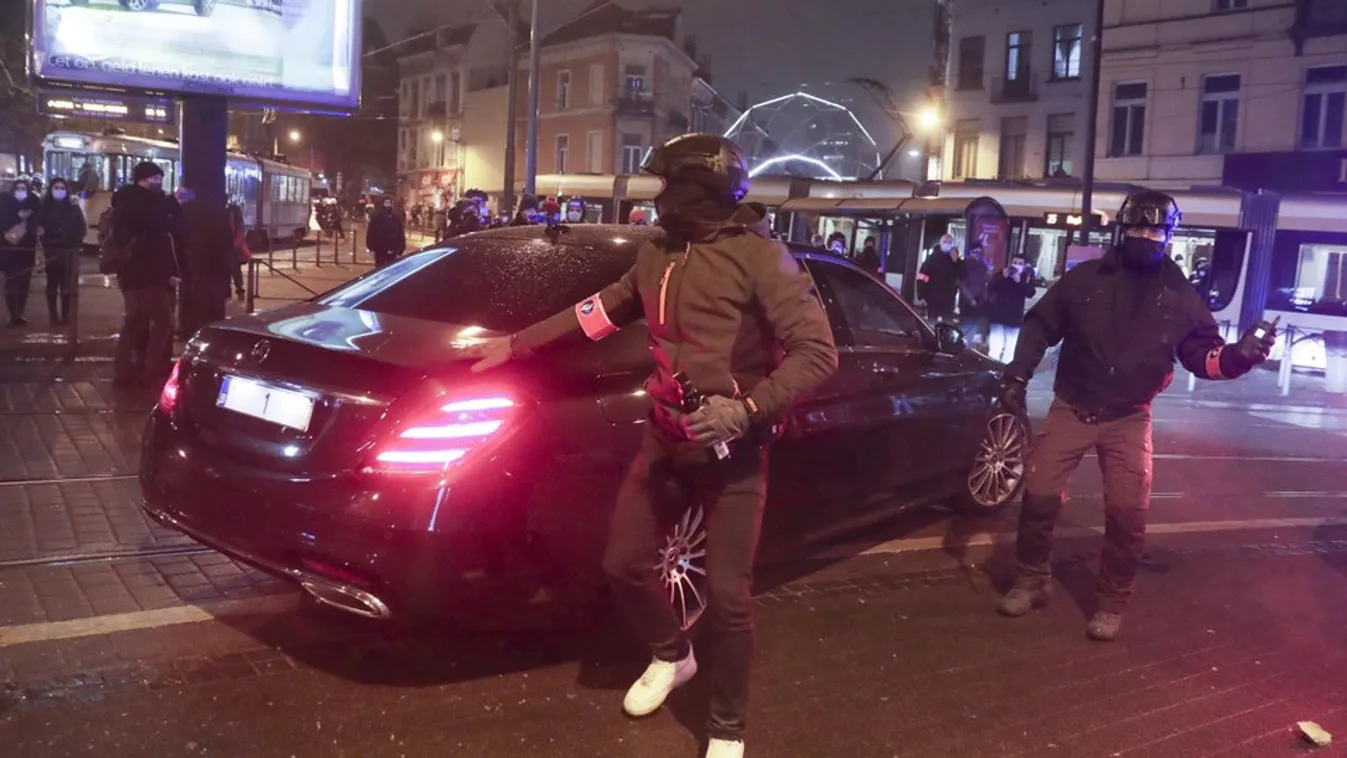 A csőcselék rátámad Fülöp belga király konvojára egy brüsszeli no-go zónában