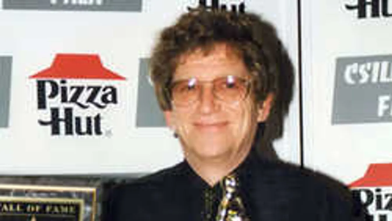 Sosem látott fotó került elő Kern Andrásról!