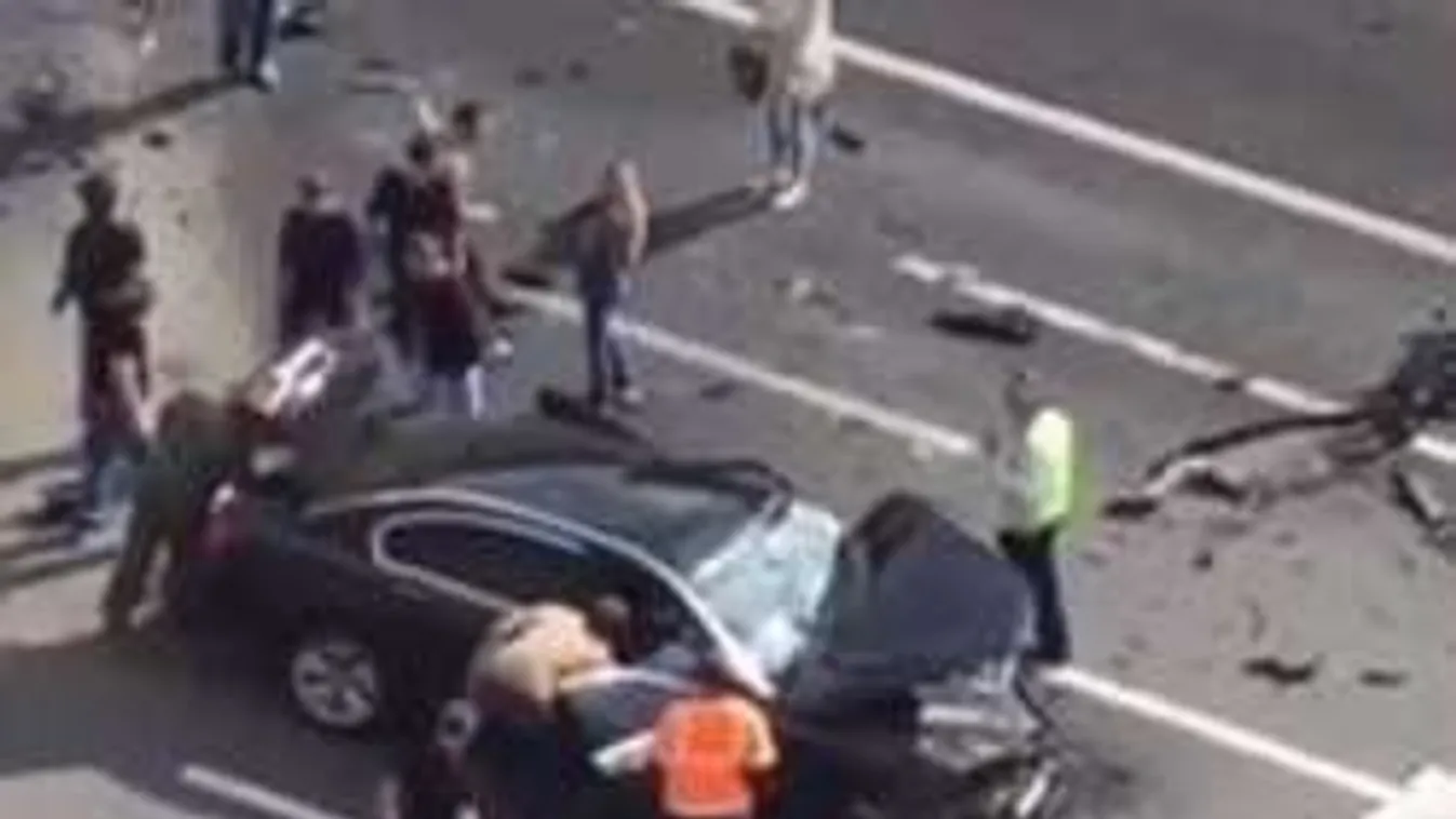 Horrorvideó: daraboka tört Putyin elnöki kocsija a halálos balesetben